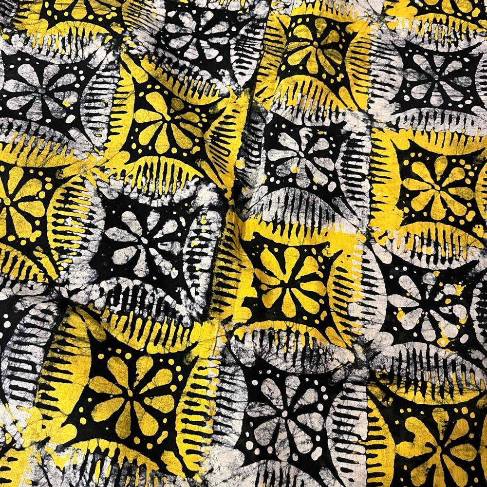 West African batik fabric black yellow white print on lightweight cotton voile - Picture 5 of 10